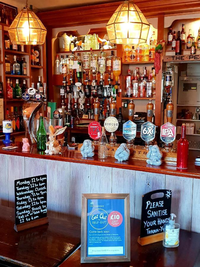 The Pelican Inn Девизес Екстериор снимка