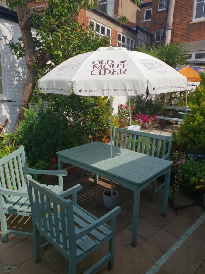 The Pelican Inn Девизес Екстериор снимка