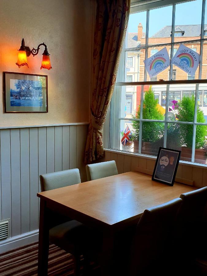 The Pelican Inn Девизес Екстериор снимка