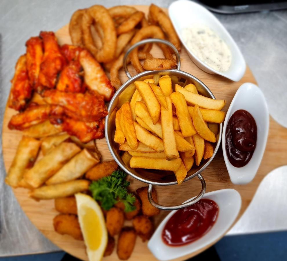 The Pelican Inn Девизес Екстериор снимка