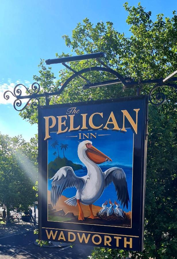 The Pelican Inn Девизес Екстериор снимка