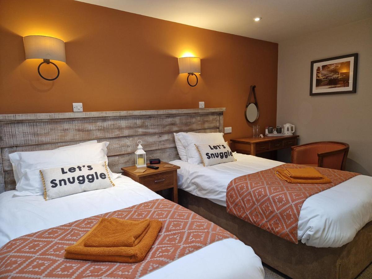 The Pelican Inn Девизес Екстериор снимка